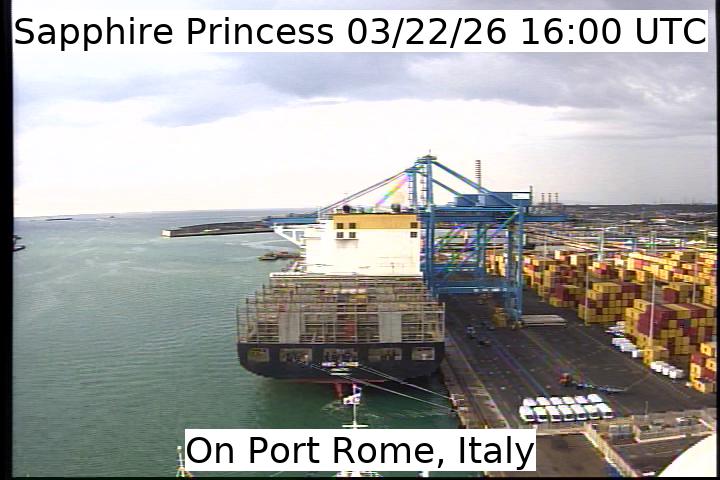 A live picture from the bridge of the Sapphire Princess