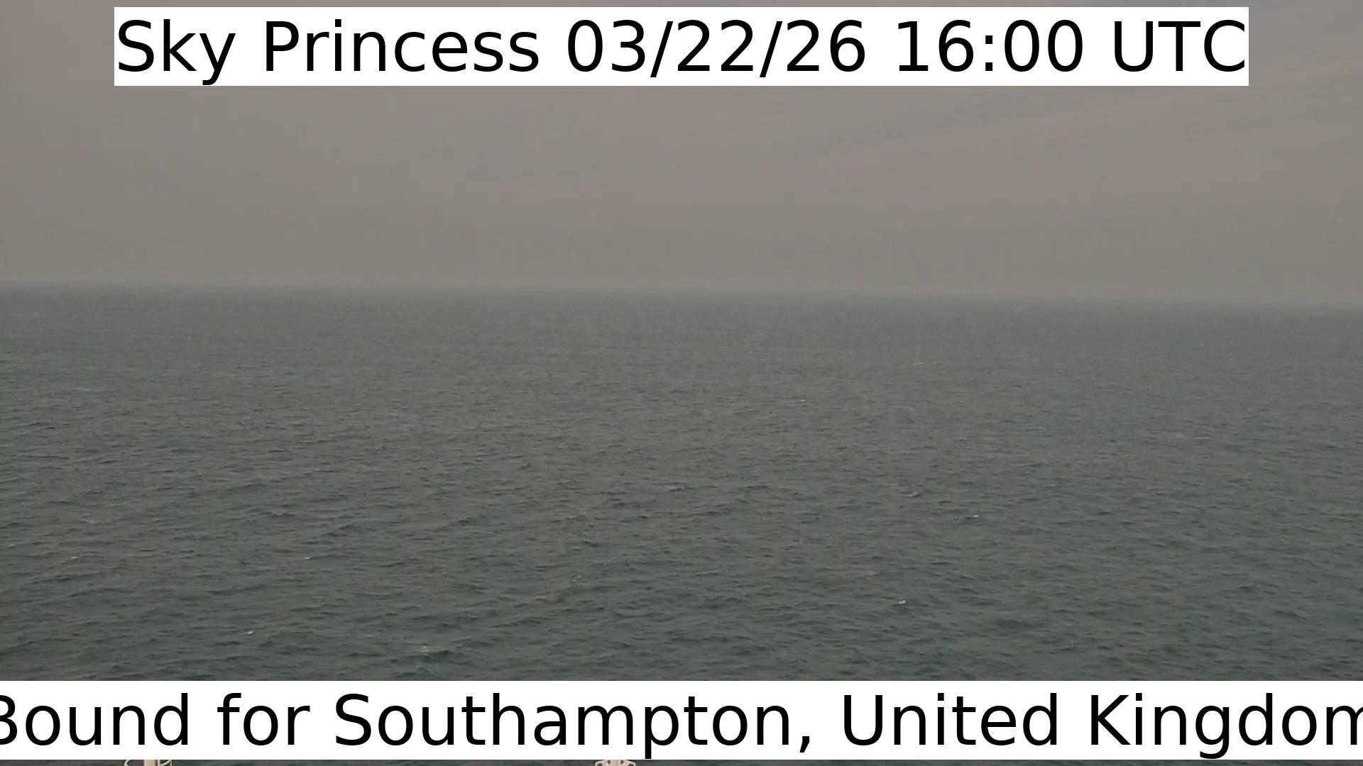 A live picture from the bridge of the Sky Princess